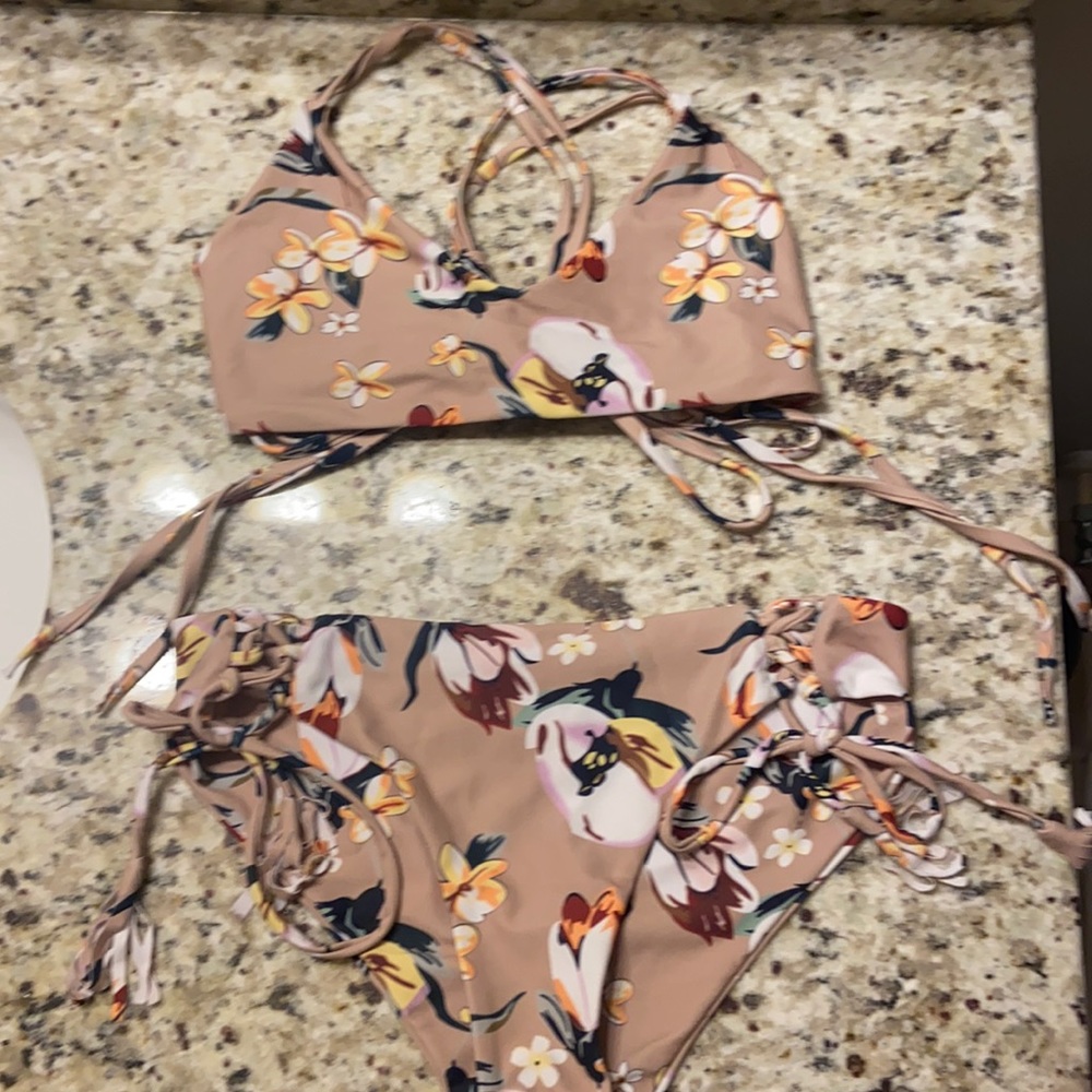 Flower print bikini set